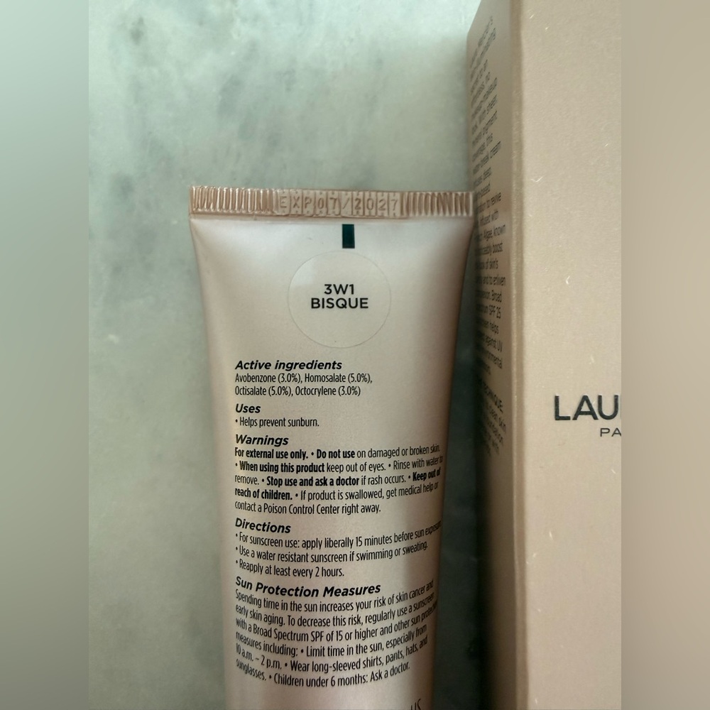 Laura Mercier Tinted Moisturizer Light Revealer - Cream Shade Bisque - Picture 7 of 11